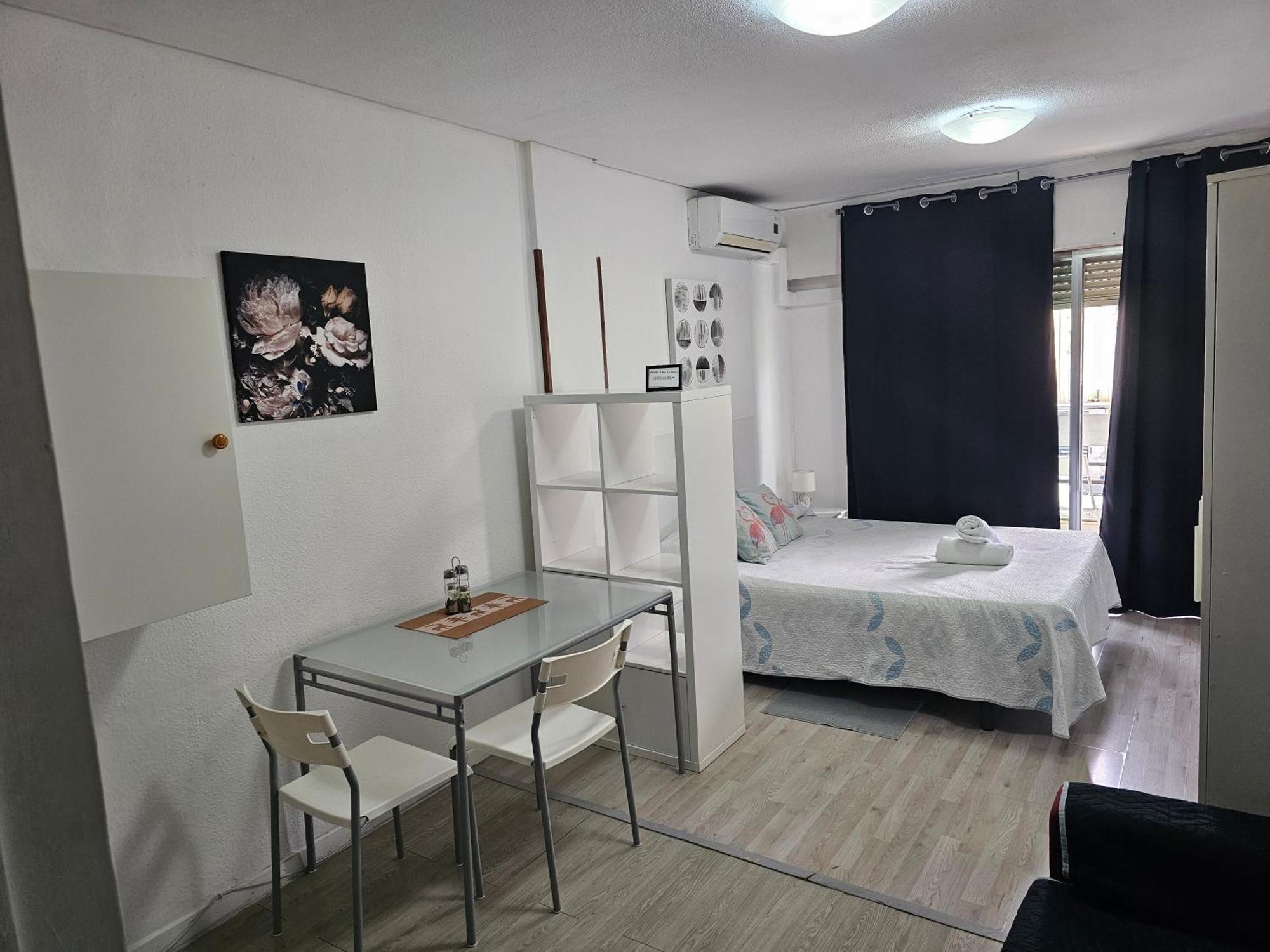 Estudio Doble Con Balcon En Madrid Centro Bagian luar foto