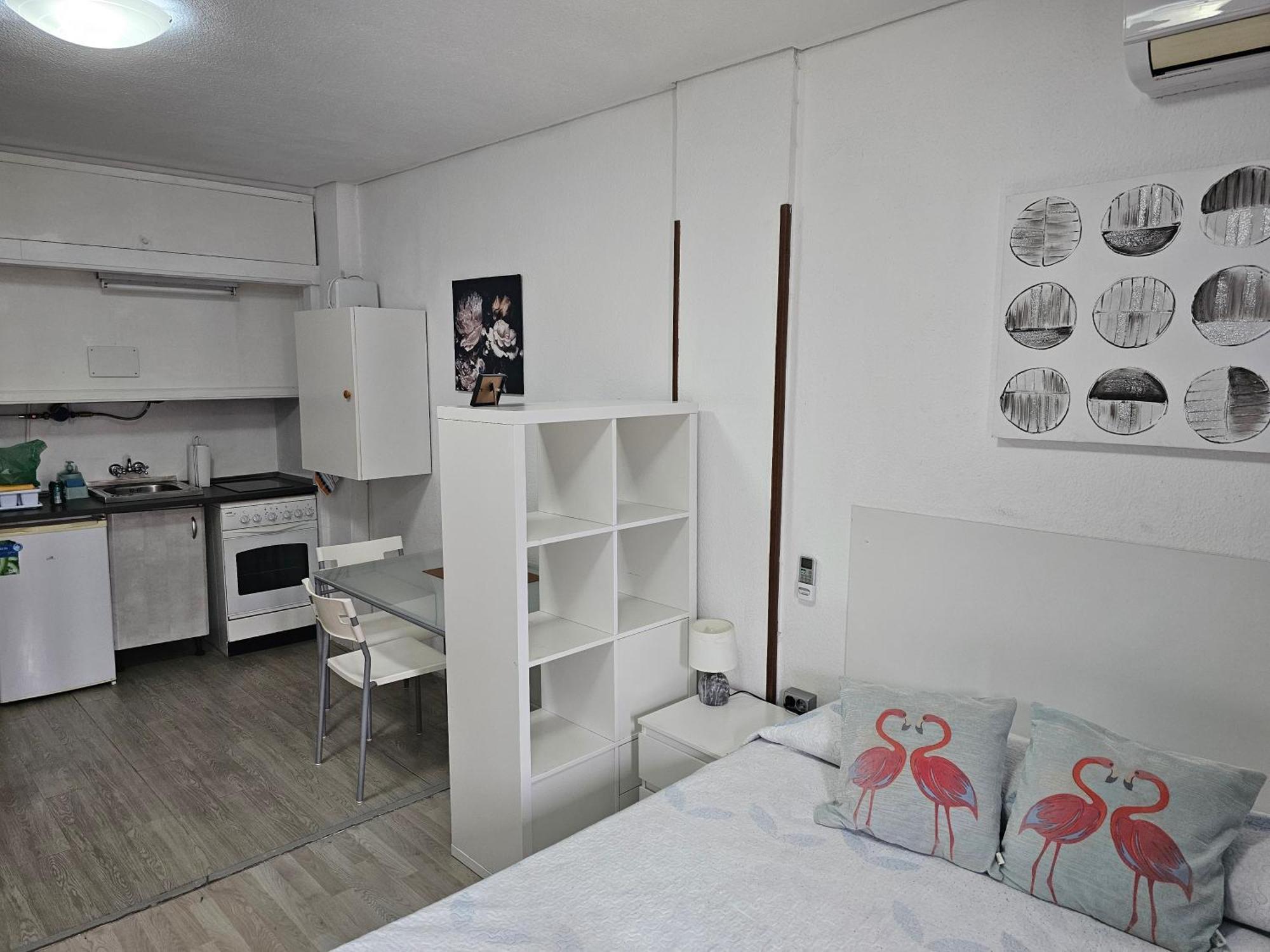 Estudio Doble Con Balcon En Madrid Centro Bagian luar foto