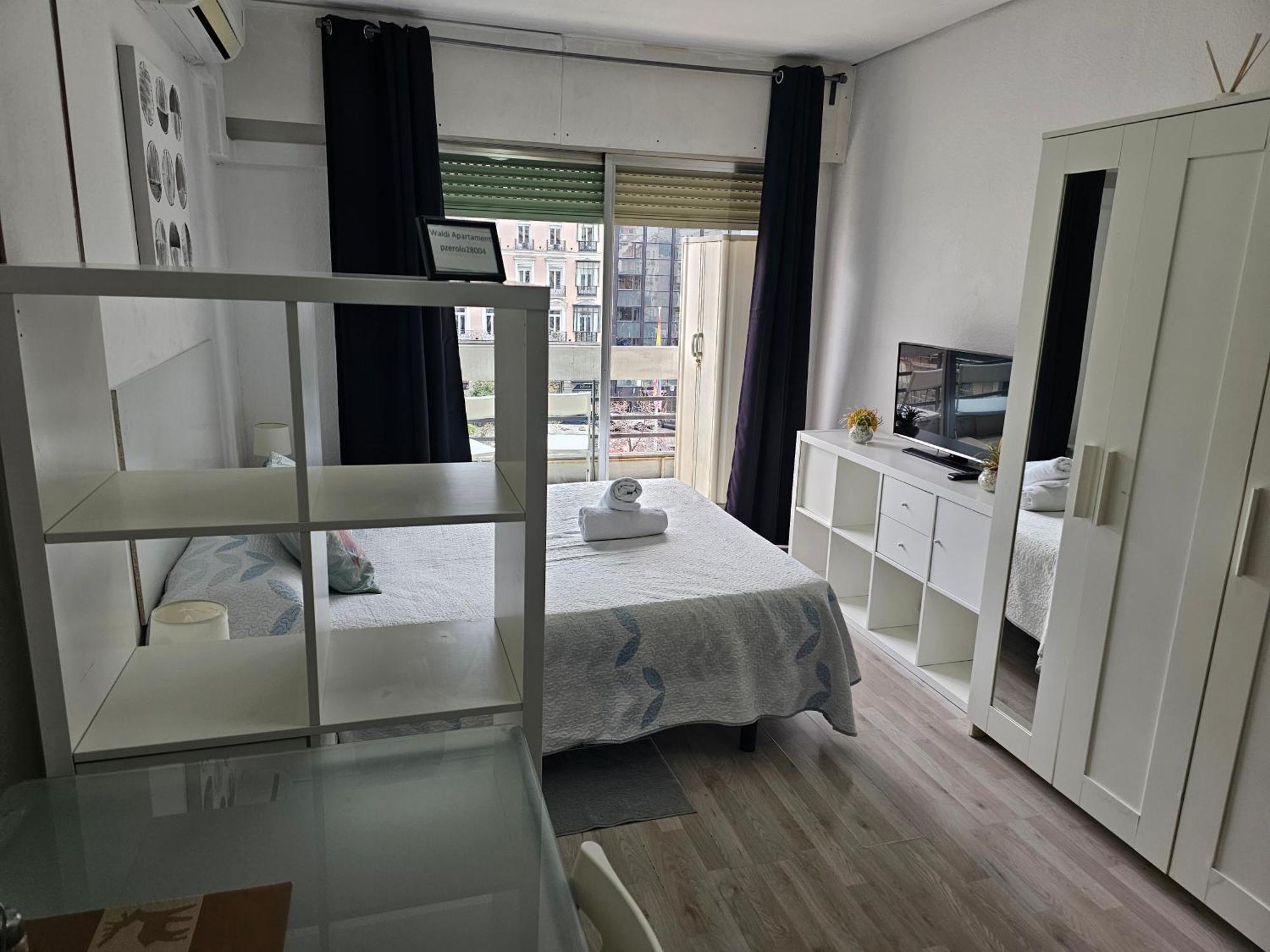 Estudio Doble Con Balcon En Madrid Centro Bagian luar foto